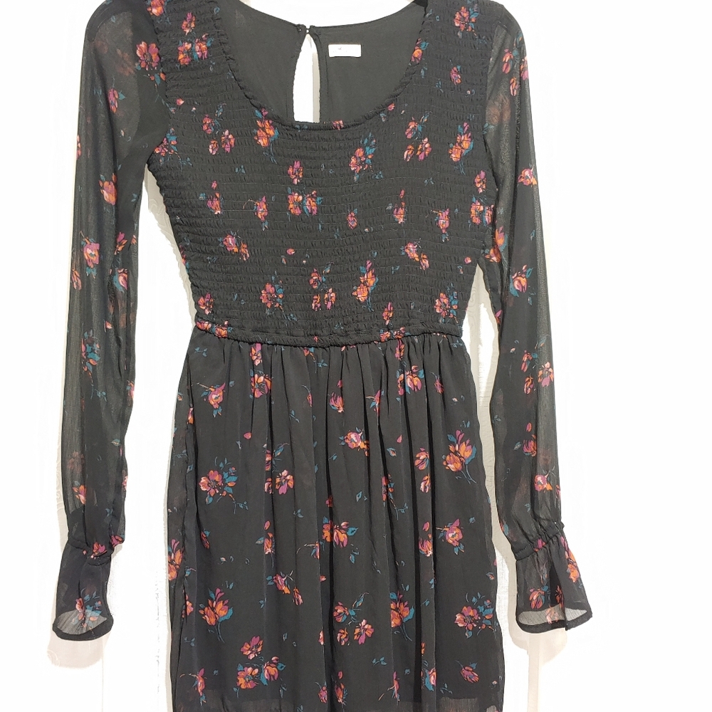 BLACK FLORAL DRESS.  SIZE XS